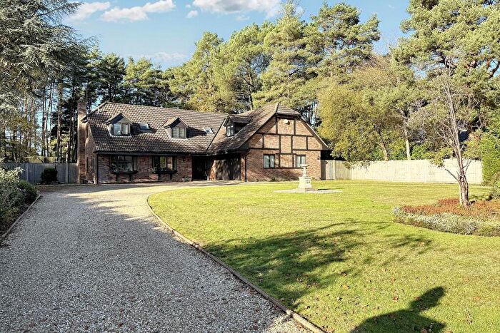 6 Bedroom Detached Bungalow For Sale In Ashley Heath, BH24