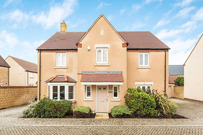 5 Bedroom Detached House For Sale In Sedgefield, Bicester, OX26