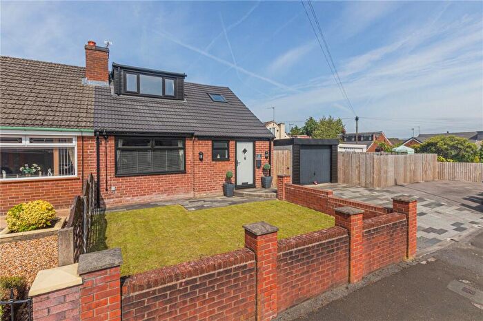 3 Bedroom Bungalow For Sale In Bowland Grove, Milnrow, Rochdale, Greater Manchester, OL16
