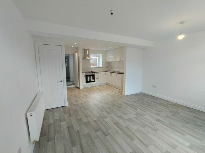 3 Bedroom Property To Rent In Park View, Waunlwyd, Ebbw Vale, NP23