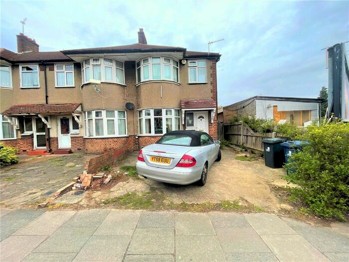 3 Bedroom End Of Terrace House To Rent In Uxbridge Road, Southall, Greater London, UB1