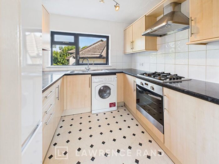 2 Bedroom Flat To Rent In Highmoor, Amersham, HP7