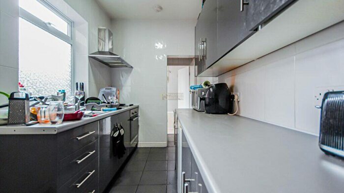 4 Bedroom Terraced House To Rent In Dawlish Road, Selly Oak, Birmingham, B29