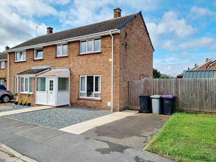 3 Bedroom Semi-Detached House For Sale In Northfield Road, Ruskington, NG34
