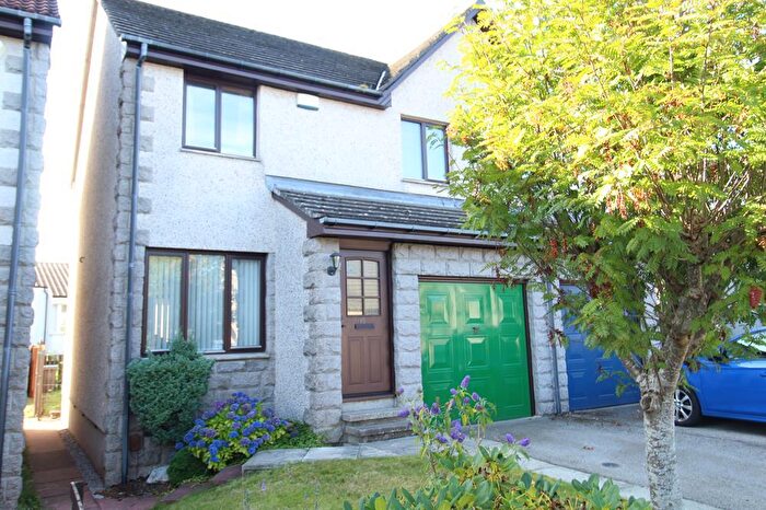 3 Bedroom Semi-Detached House To Rent In Rosewell Park, Aberdeen, AB15