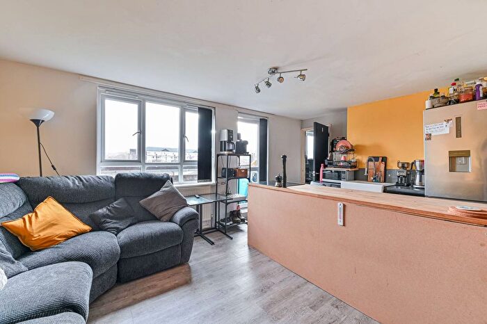 2 Bedroom Flat For Sale In Petrie House, Woolwich, London, SE18