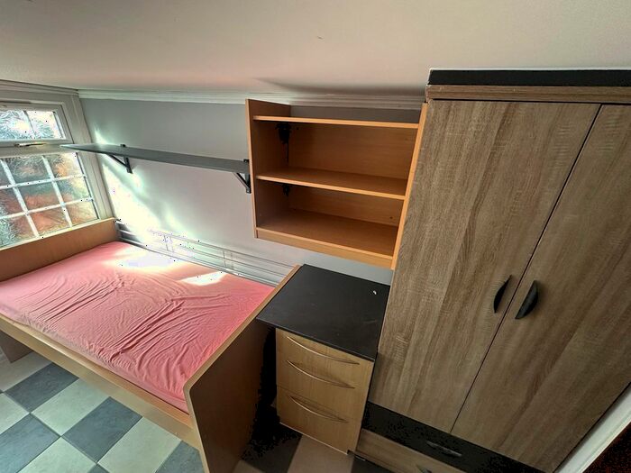 1 Bedroom Studio To Rent In Brabazon Road, Hounslow, TW5