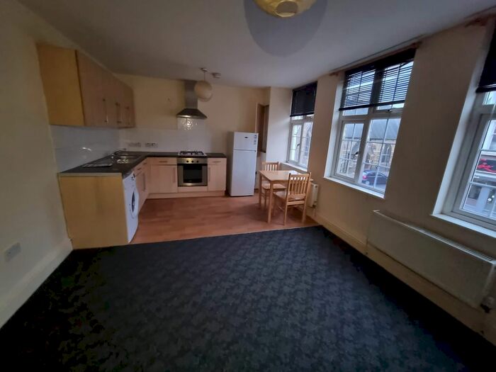 1 Bedroom Flat To Rent In High Street, Beckenham, London BR3
