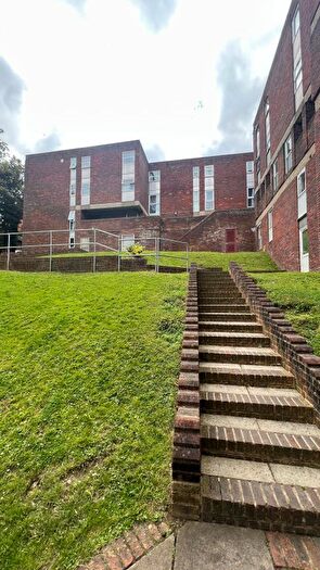 2 Bedroom Flat To Rent In Downs Road, Luton, LU1