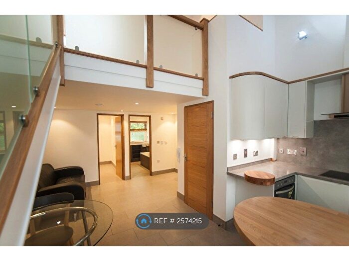 2 Bedroom Flat To Rent In St Albans Road, Hemel Hempstead, HP2