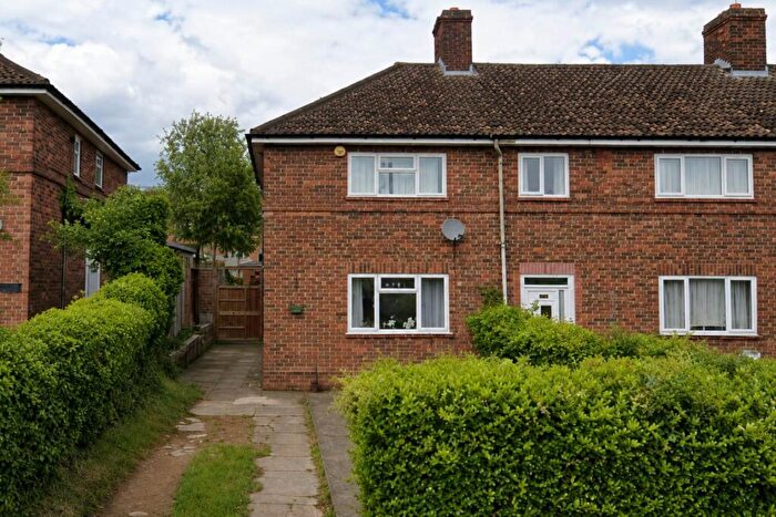 2 Bedroom End Of Terrace House For Sale In St Martin`s Road, Oxford, OX4