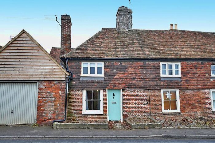 2 Bedroom Cottage To Rent In The Square, Upper Street, Leeds, Maidstone, ME17