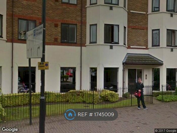 1 Bedroom Flat To Rent In Juniper Court, Hounslow, TW3