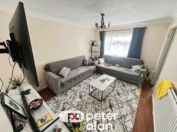 3 Bedroom Property To Rent In Pennsylvania, Cardiff, CF23