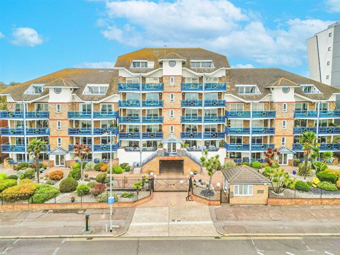3 Bedroom Flat For Sale In The Leas, Westcliff-On-Sea, SS0