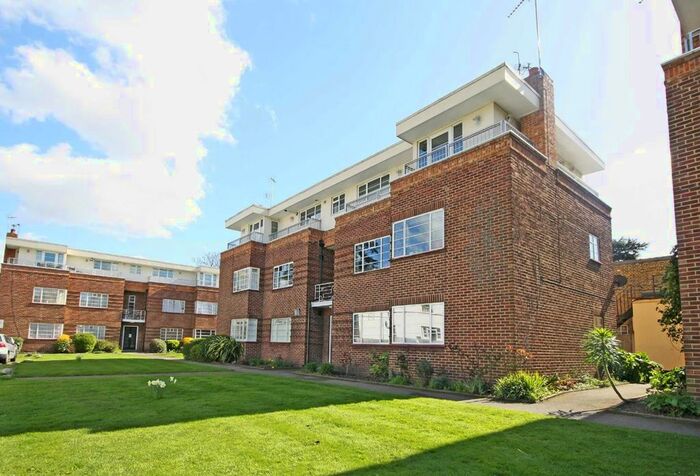 2 Bedroom Flat To Rent In London Road, Twickenham, TW1