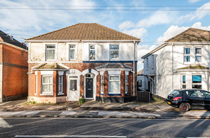 3 Bedroom Semi Detached House For Sale In Bitterne Road East, Bitterne, Southampton, Hampshire, SO18