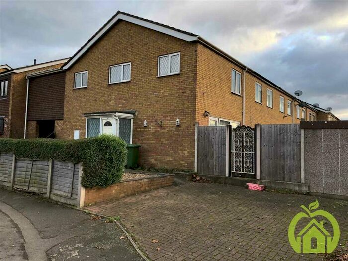 4 Bedroom Detached House To Rent In Victoria Road, Romford, RM1