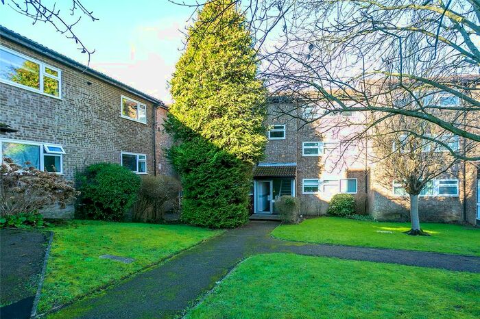 1 Bedroom Flat To Rent In Hogarth Court, Steeplands, Bushey, Hertfordshire WD23
