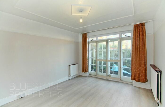 4 Bedroom End Of Terrace House To Rent In Holdernesse Road, London SW17