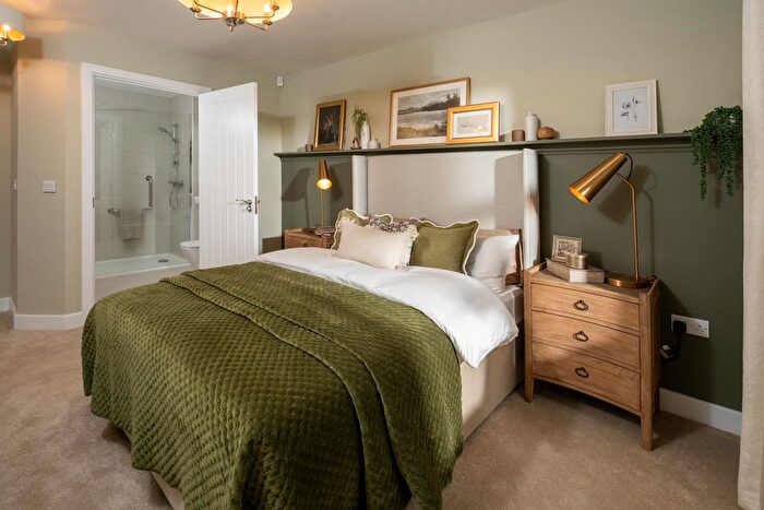 2 Bedroom Flat To Rent In Haslemere Road, Liphook, GU30