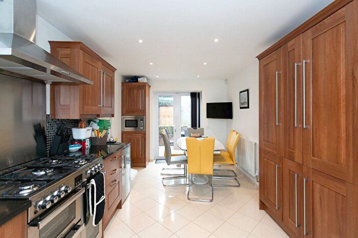 3 Bedroom Detached House To Rent In Park Street, St Albans, St. Albans, AL2