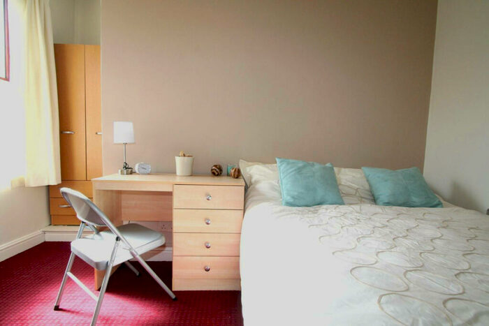 1 Bedroom House To Rent In Kirkstall Road, Leeds, LS4