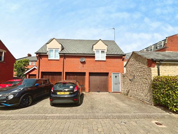 2 Bedroom Detached House For Sale In Muirfield, Swindon, Wiltshire, SN25