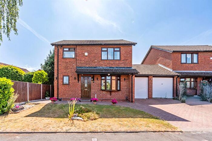 3 Bedroom Detached House For Sale In Lansdale Avenue, Solihull, B92