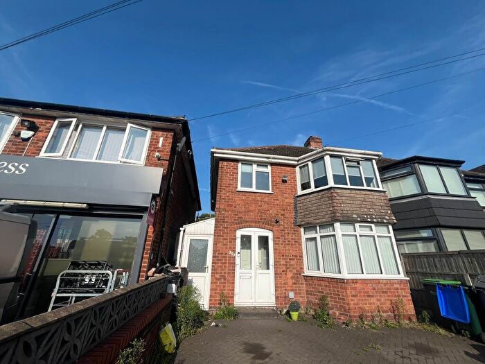 3 Bedroom Semi-Detached House To Rent In Birmingham Road, Great Barr, B43