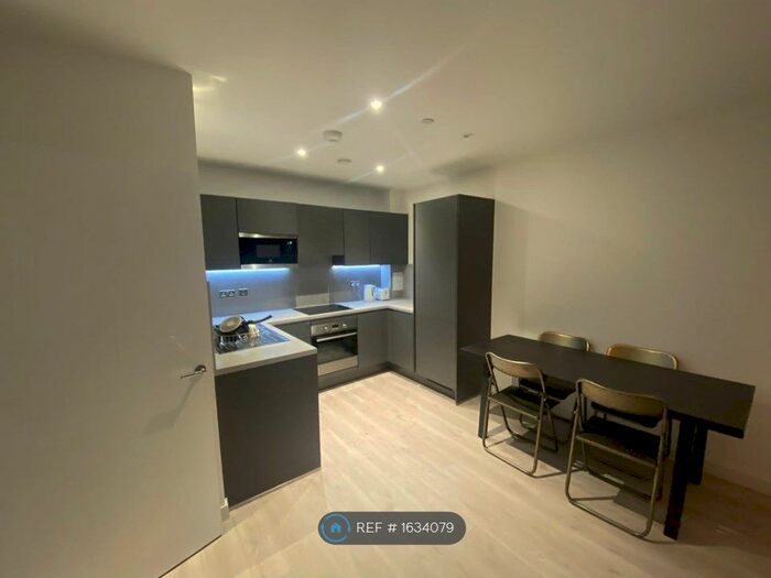 1 Bedroom Flat To Rent In Chamberlain Court, London, E13