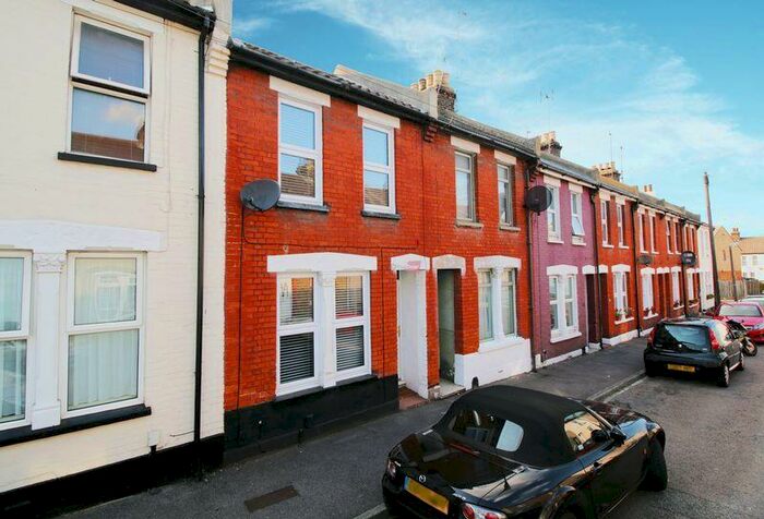 2 Bedroom Terraced House To Rent In Church Street, Rochester, ME1