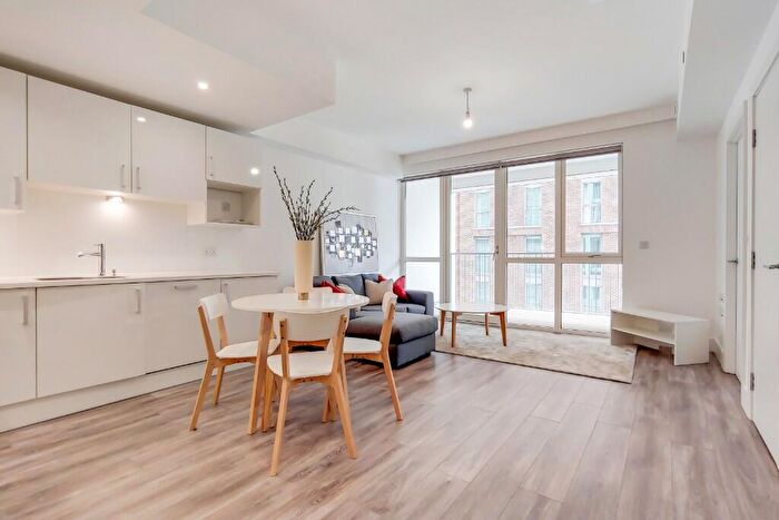 1 Bedroom Flat To Rent In Argo Apartments, Silvertown Way, London, E16