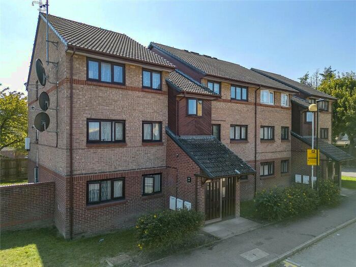 2 Bedroom Apartment To Rent In Park View Road, London, N17