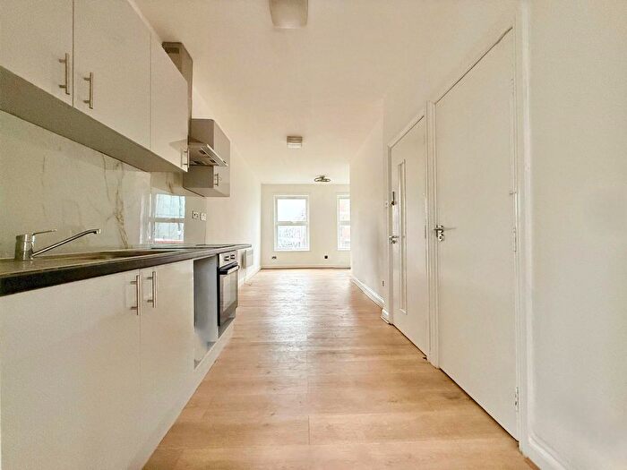 Studio To Rent In Commercial Road, Shadwell, London, E1