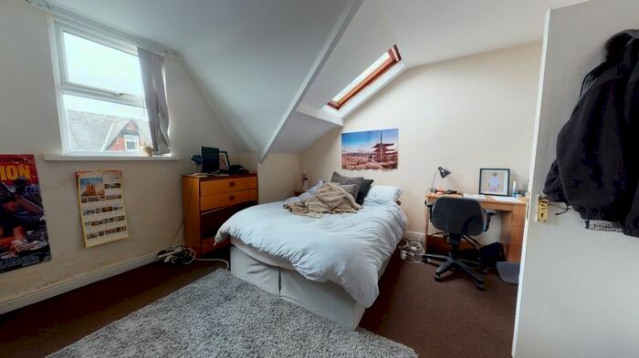 6 Bedroom Terraced House To Rent In Chestnut Avenue, Hyde Park, Leeds, LS6