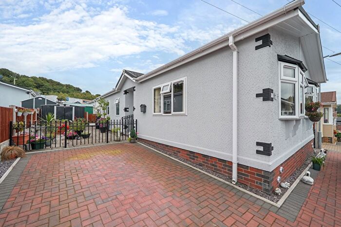 2 Bedroom Mobile/park Home For Sale In Pont Pentre Park, Upper Boat, Pontypridd, Mid Glamorgan, CF37