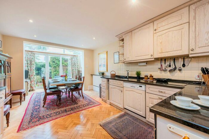 2 Bedroom Property To Rent In Clareville Grove, South Kensington, London, SW7