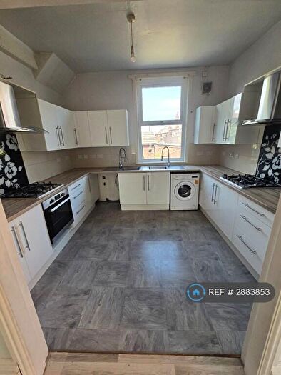 5 Bedroom End Of Terrace House To Rent In Littlemoor Lane, Doncaster, DN4
