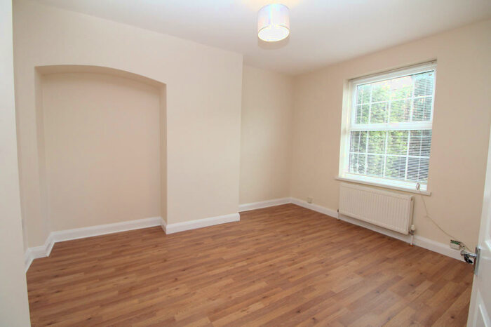 3 Bedroom End Of Terrace House To Rent In Churchdown, Bromley, Kent, BR1