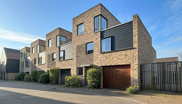 4 Bedroom End Of Terrace House To Rent In Royal Way, Trumpington, CB2