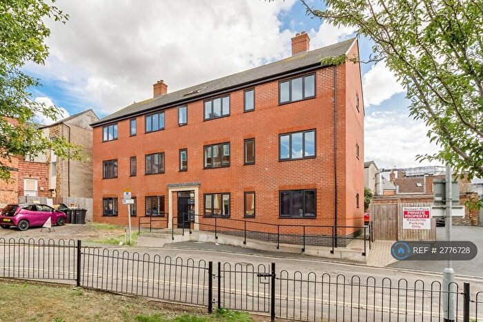 2 Bedroom Flat To Rent In Maidwell Place, Kettering, NN16