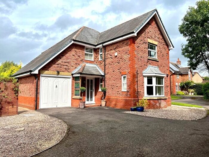 4 Bedroom Detached House For Sale In Delapre Drive, Banbury, OX16