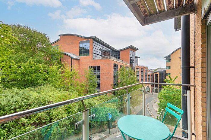 2 Bedroom Flat For Sale In Manor Chare, Quayside, Newcastle Upon Tyne, NE1