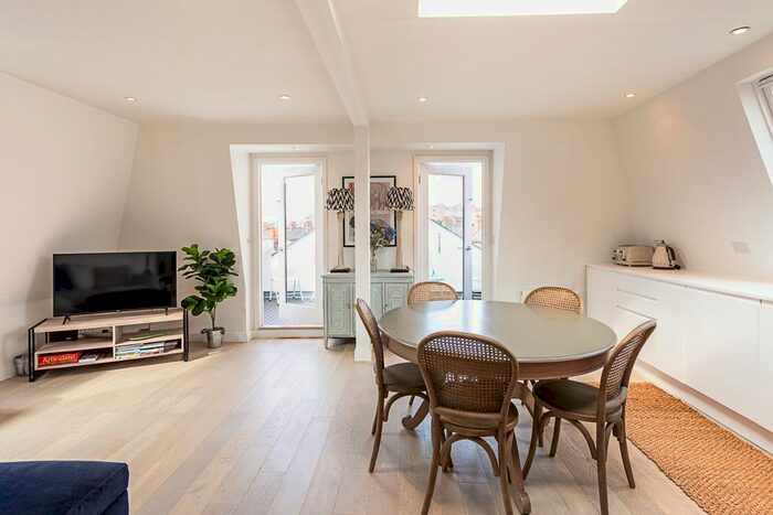 2 Bedroom Flat To Rent In Newlands Terrace, Queenstown Rd, London, SW8