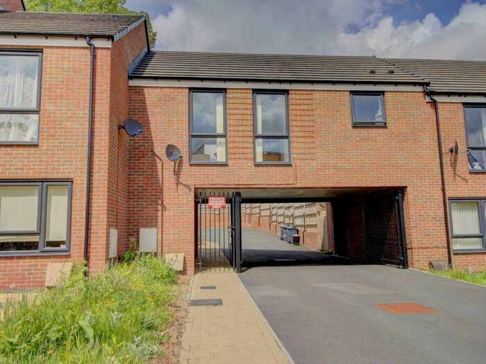 1 Bedroom Apartment To Rent In Broad Field Road, Northfield, B31