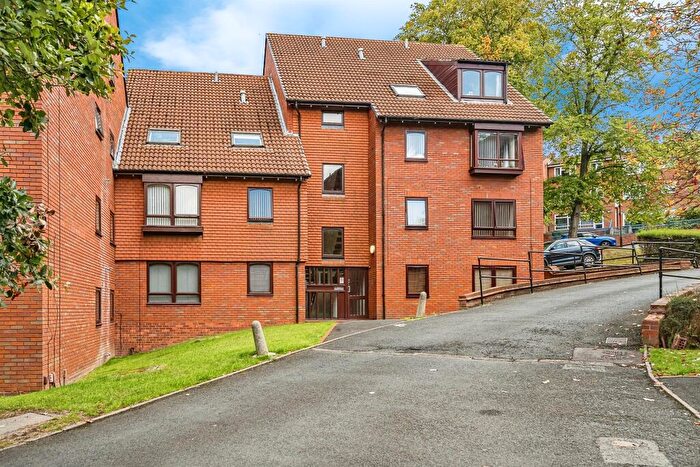 2 Bedroom Apartment For Sale In Moncrieffe Close, Dudley, DY2