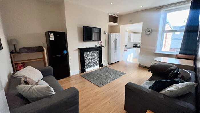 5 Bedroom Maisonette To Rent In Doncaster Road, South Jesmond, Newcastle Upon Tyne, NE2