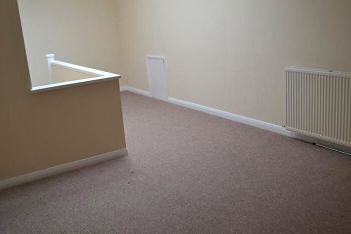 2 Bedroom Flat To Rent In Albion Crescent, Scarborough, YO11