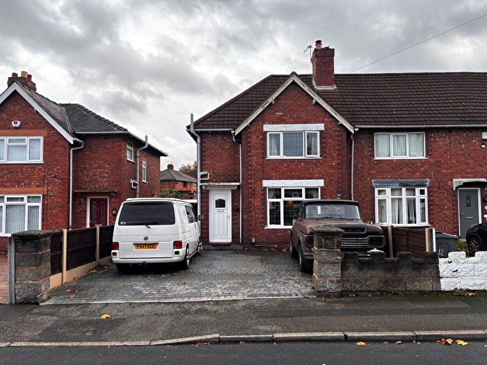 3 Bedroom Semi Detached House For Sale In Valley Road, Walsall, WS3